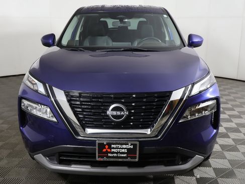 Used 2023 Nissan Rogue SV image 9