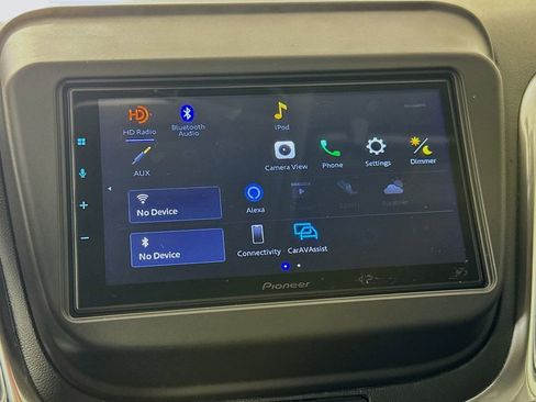 Used 2018 Chevrolet Equinox LT image 16