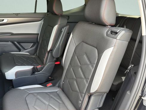 New 2026 Volkswagen Atlas Peak Edition AWD/4WD image 21