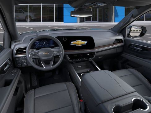 New 2026 Chevrolet Suburban Premier w/ Sun And Tow Package AWD/4WD image 15