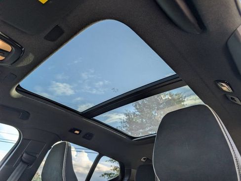 Used 2022 Volvo XC40 P8 Recharge Plus AWD/4WD image 17