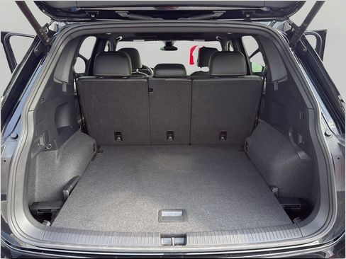 Used 2024 Volkswagen Tiguan SEL R-Line AWD/4WD image 24