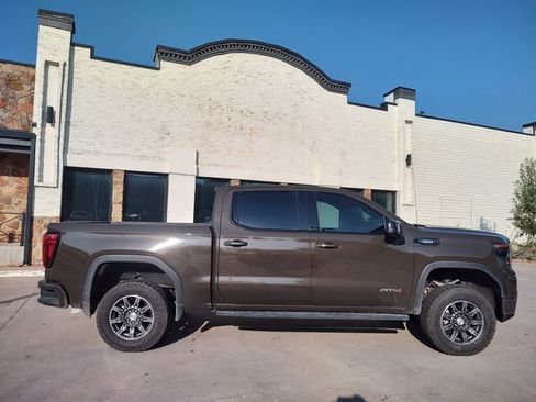 Used 2024 GMC Sierra 1500 AT4 w/ Technology Package AWD/4WD image 2