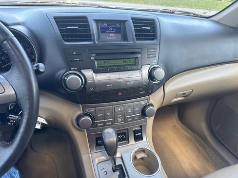 Used 2010 Toyota Highlander SE image 35