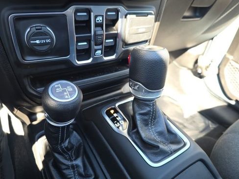 Used 2025 Jeep Wrangler Unlimited Sahara w/ Safety Group image 28