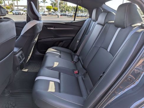 Used 2026 Toyota Camry SE w/ Convenience Package image 18