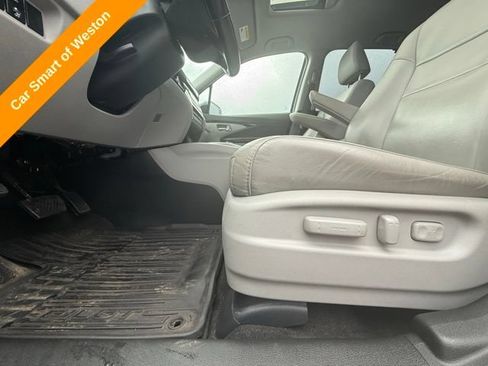 Used 2017 Honda Pilot Touring image 12