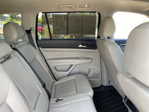 Used 2023 Volkswagen Atlas SE w/ Panoramic Sunroof Package FWD image 20