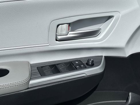 New 2026 Toyota Sienna XLE image 19