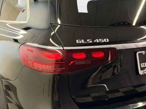 Used 2024 Mercedes-Benz GLS 450 4MATIC image 10