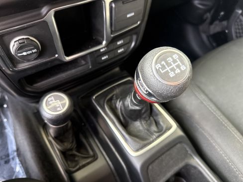 Used 2021 Jeep Wrangler Unlimited Sport AWD/4WD image 25