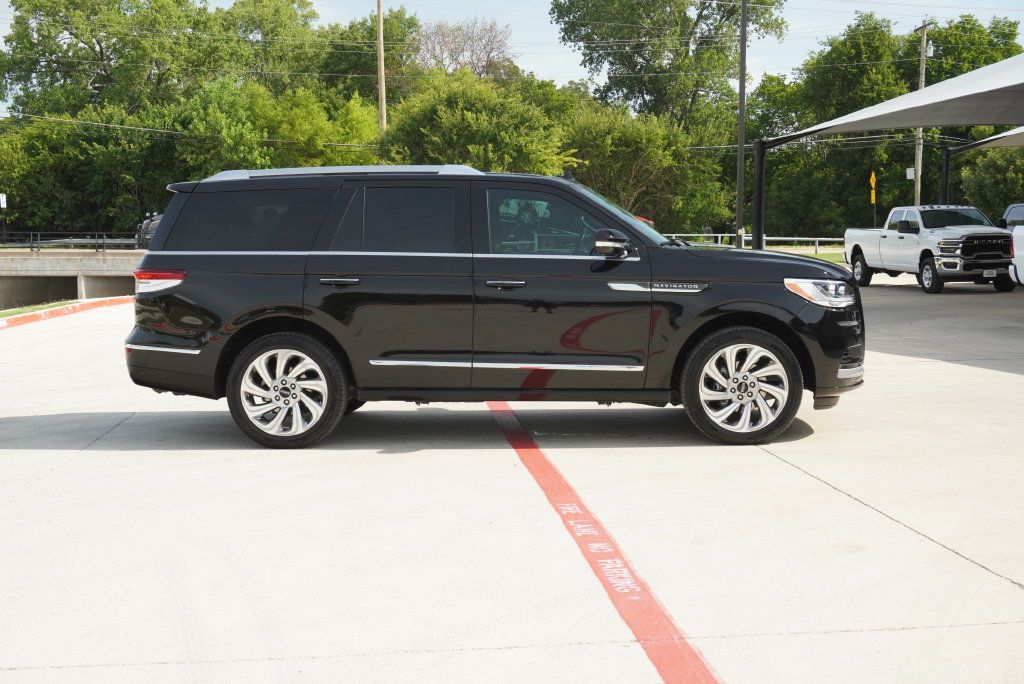 Used 2024 Lincoln Navigator Reserve AWD/4WD image 6