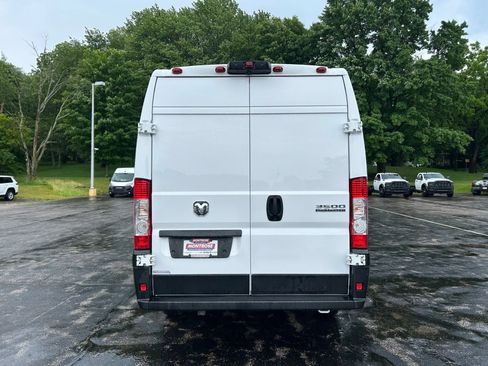 Used 2024 RAM ProMaster 3500 w/ Storage Group FWD image 5