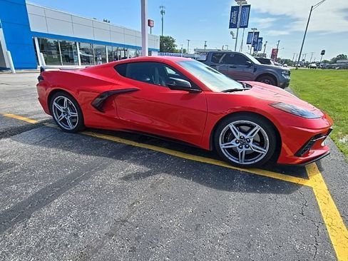 Used 2024 Chevrolet Corvette Stingray Preferred Cpe w/ Z51 Performance Package RWD image 3