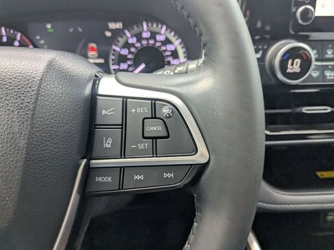 Used 2023 Toyota Highlander XSE FWD image 21