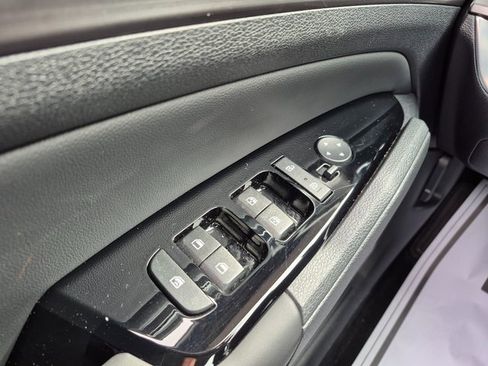 Used 2025 Kia Sportage EX image 24