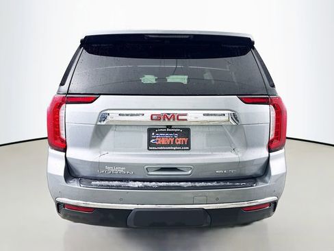 Used 2023 GMC Yukon XL SLT w/ SLT Luxury Package image 7