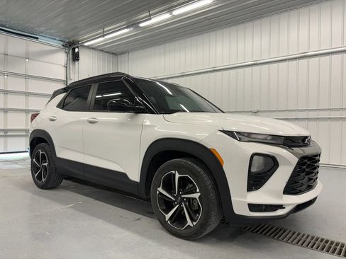 Used 2021 Chevrolet TrailBlazer RS w/ Technology Package FWD image 18