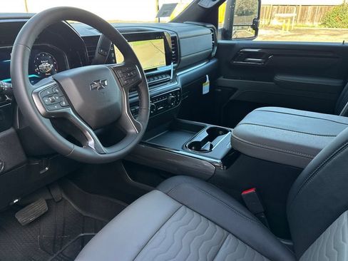 New 2026 Chevrolet Silverado 2500 ZR2 AWD/4WD image 10