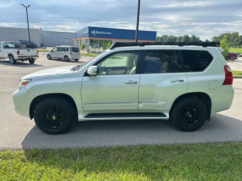 Used 2010 Lexus GX 460 Premium AWD/4WD image 3