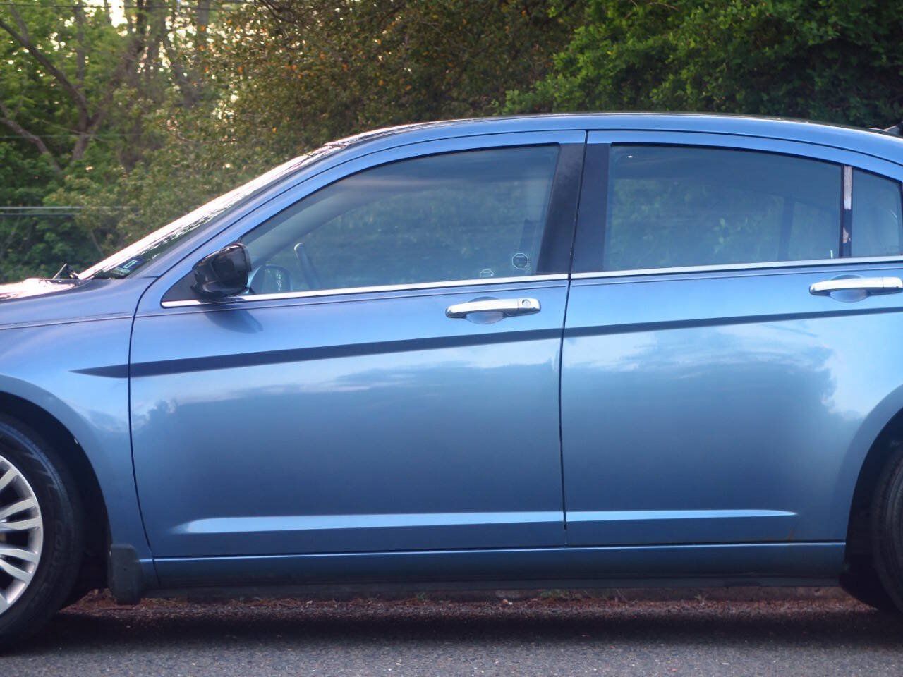 Used 2011 Chrysler 200 Limited FWD image 25
