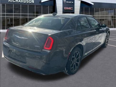 Used 2018 Chrysler 300 S image 6