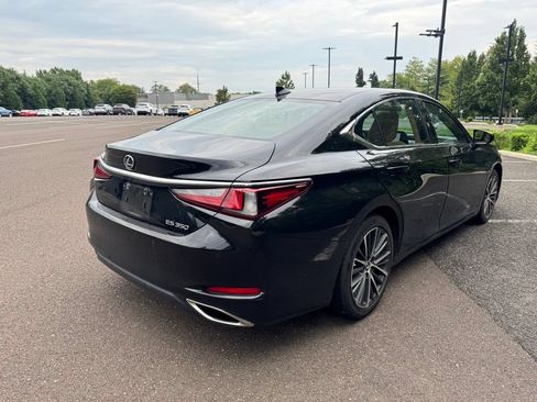 Used 2024 Lexus ES 350 w/ Premium Package FWD image 3