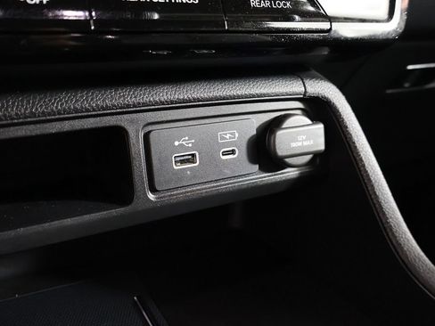 Used 2025 Honda Pilot EX-L image 52