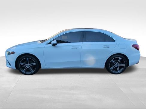 Used 2019 Mercedes-Benz A 220 4MATIC image 2