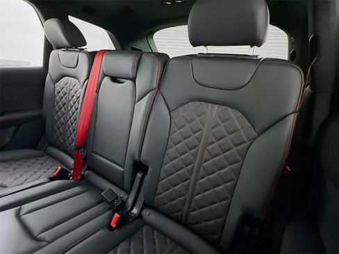New 2026 Audi SQ7 Prestige image 22