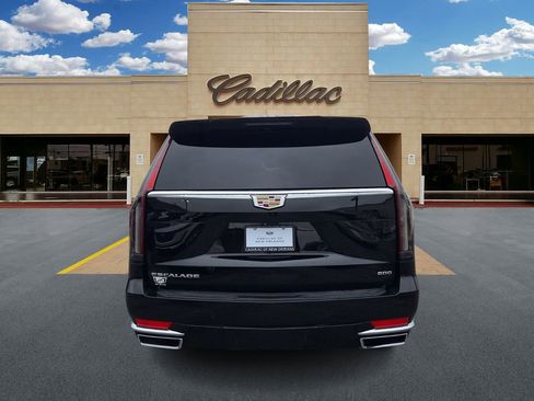 Certified 2023 Cadillac Escalade Premium Luxury image 4