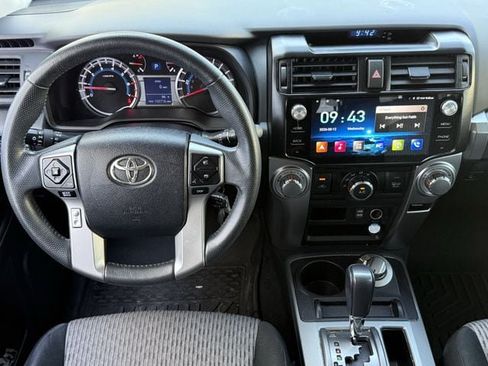 Used 2016 Toyota 4Runner SR5 AWD/4WD image 11