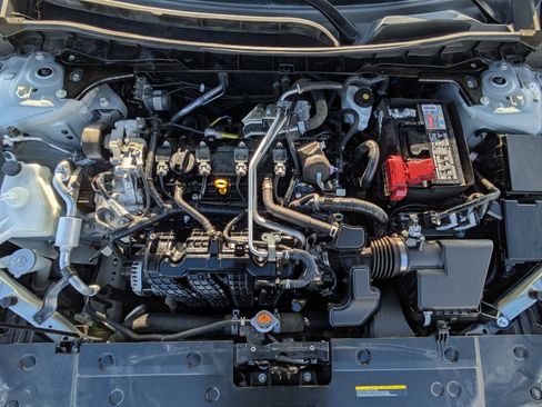 Used 2024 Nissan Altima 2.5 S image 32