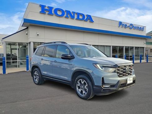 Used 2023 Honda Passport TrailSport image 3