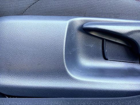 Used 2025 Toyota Corolla SE image 33