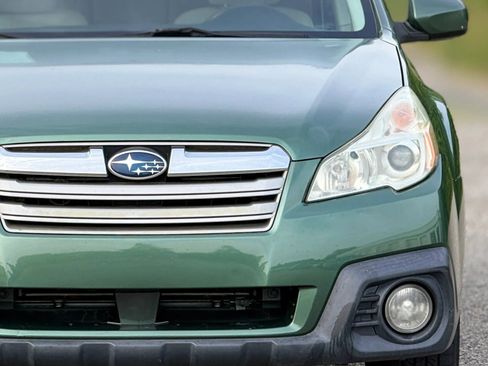 Used 2013 Subaru Outback 2.5i Premium image 12