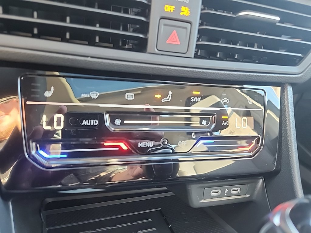 New 2027 Volkswagen Jetta SE FWD image 15