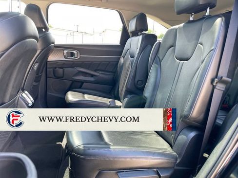 Used 2023 Kia Sorento SX AWD/4WD image 25