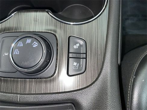 Certified 2023 GMC Acadia SLT w/ Elevation Edition image 35