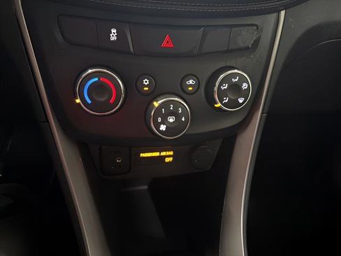 Used 2018 Chevrolet Trax LS FWD image 22