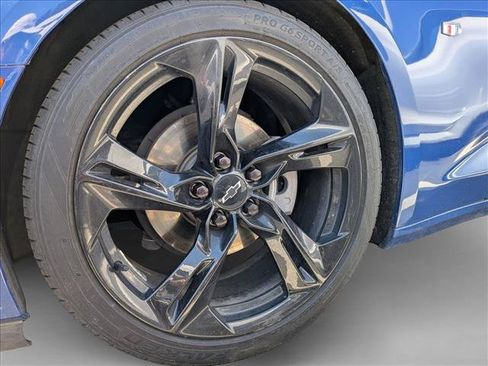 Used 2023 Chevrolet Camaro LT RWD image 21