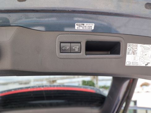 Certified 2024 Toyota Venza XLE AWD/4WD image 35