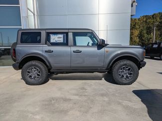 New 2025 Ford Bronco Badlands video 3