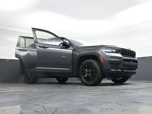 Used 2024 Jeep Grand Cherokee L Laredo image 41