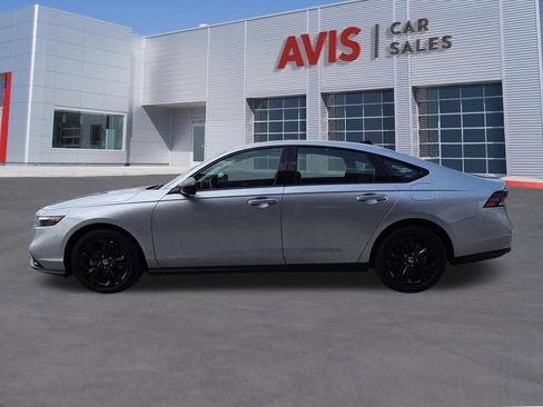 Used 2025 Honda Accord SE image 10