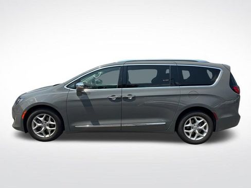 Used 2020 Chrysler Pacifica Limited FWD image 2