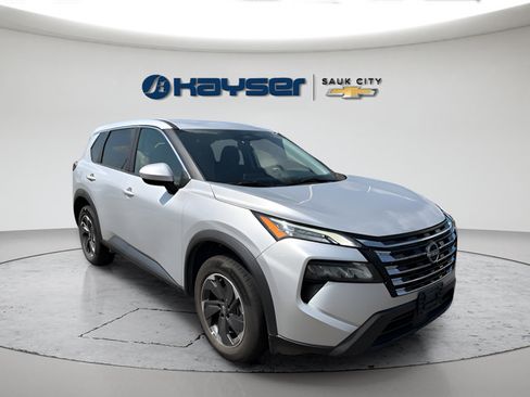 Used 2025 Nissan Rogue SV FWD image 1