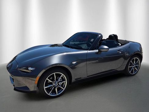 Used 2023 MAZDA MX-5 Miata Grand Touring RWD image 2
