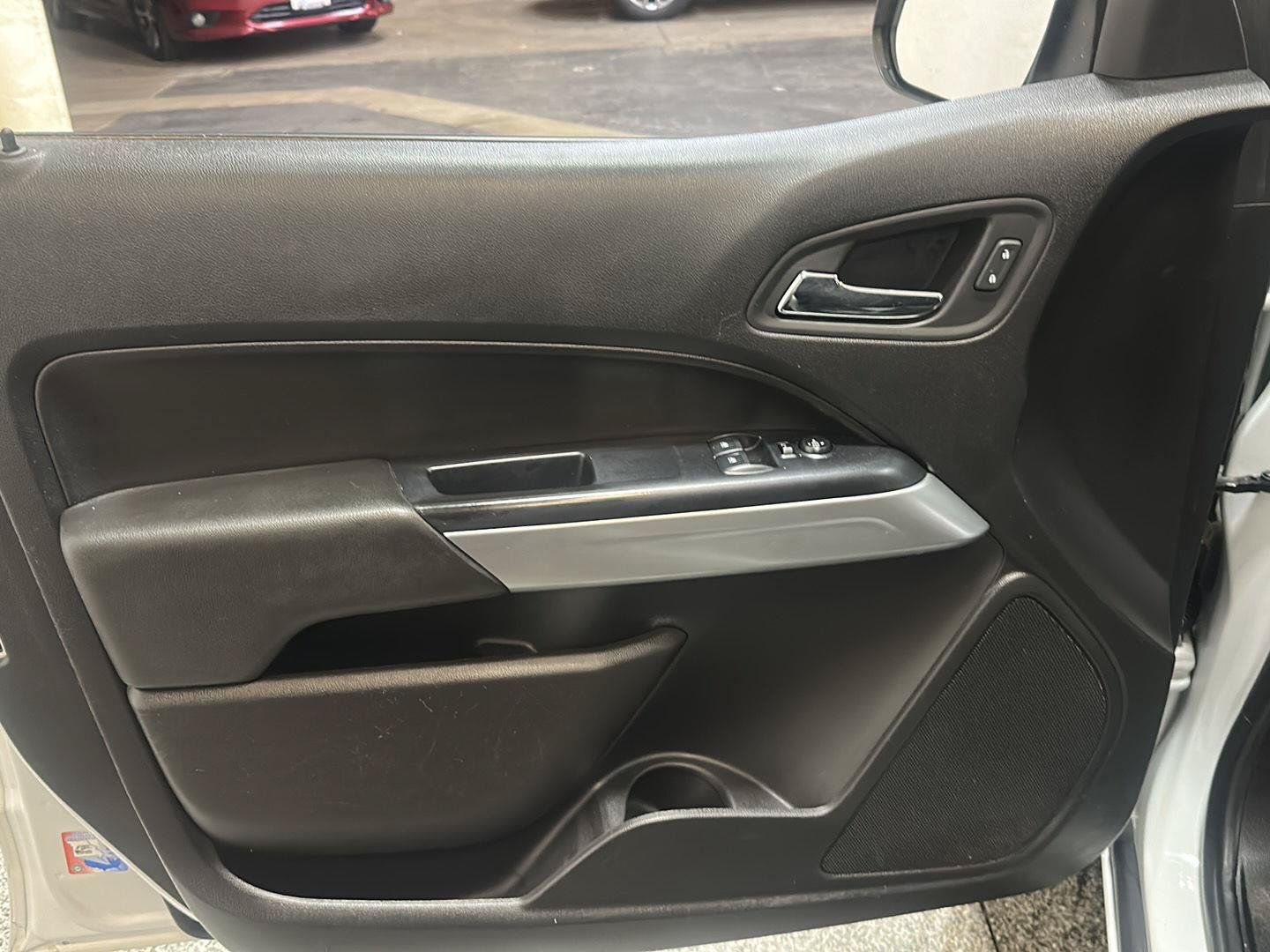 Used 2020 Chevrolet Colorado LT w/ Safety Package AWD/4WD image 18