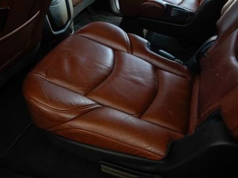 Used 2019 Cadillac Escalade ESV Premium Luxury RWD image 67